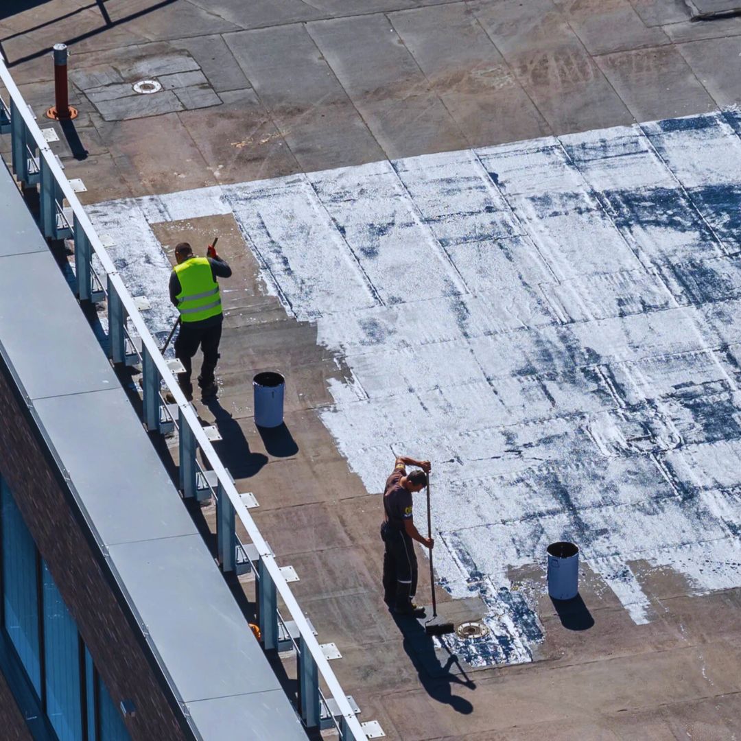 A avaliação técnica é um passo essencial antes da aplicação de impermeabilizantes.