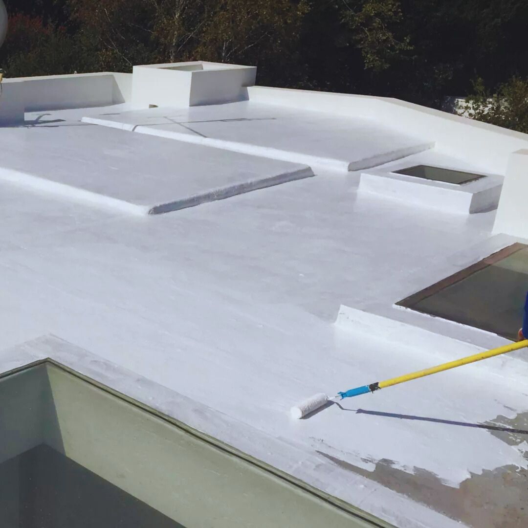 Sem uma impermeabilização adequada, problemas como infiltrações, mofo e corrosão podem surgir, comprometendo a segurança e o conforto dos ocupantes.