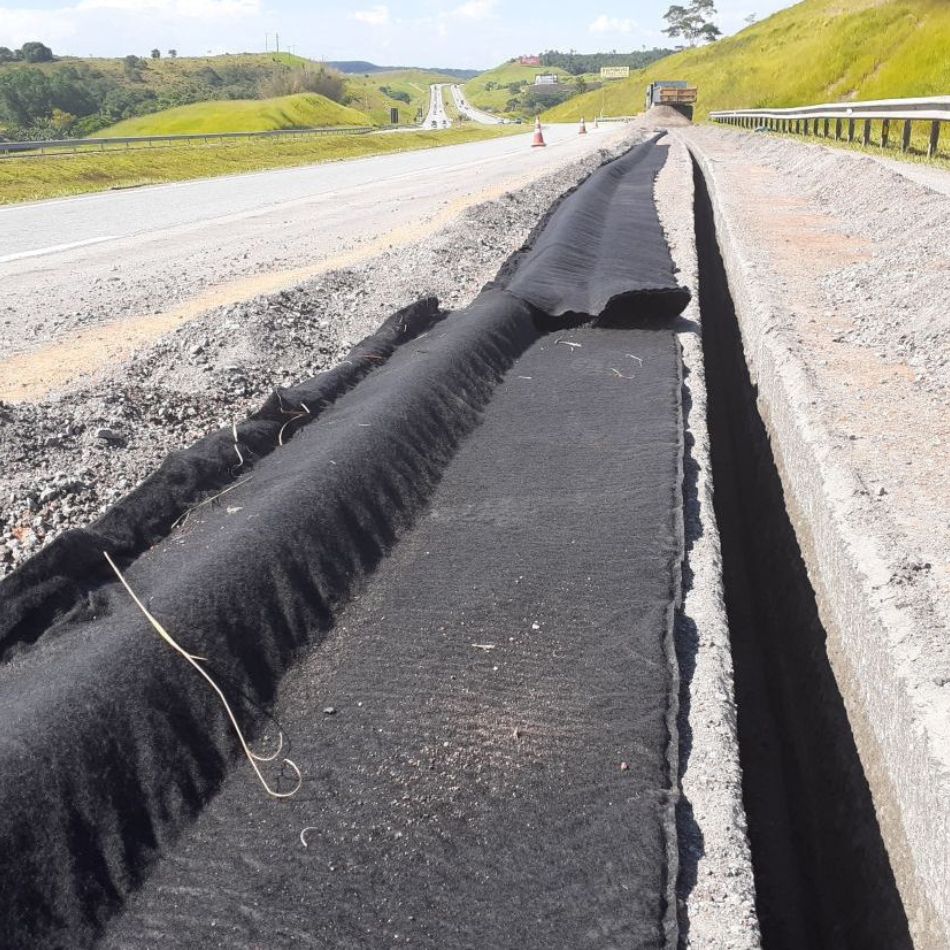 Os Geocompostos Drenantes e suas Aplicações na Engenharia Civil.